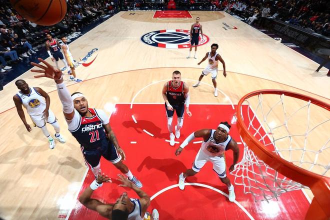 关于人中锋内线悍将过招夺取胜利的信息