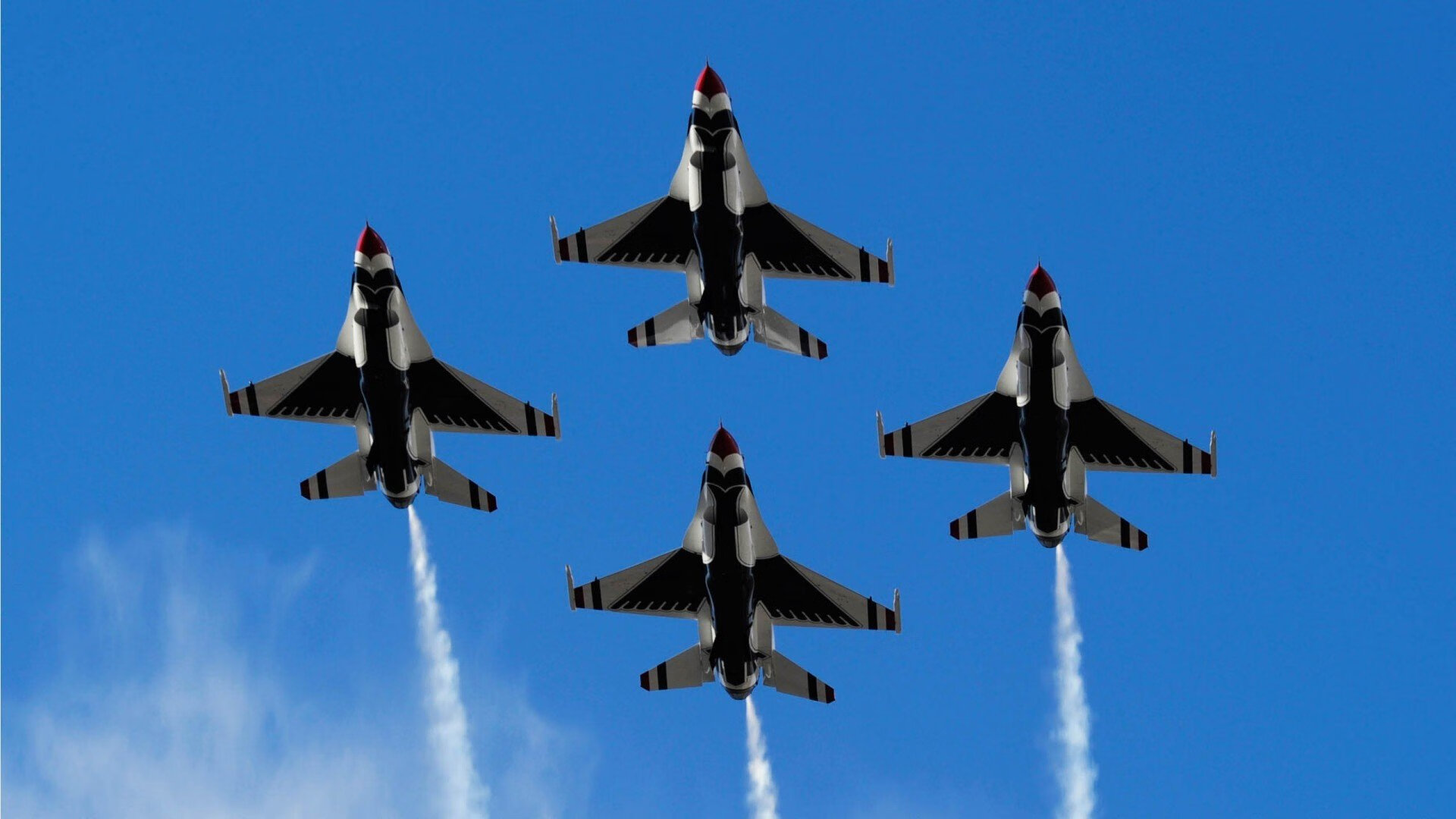 绿洲雄狮的沉稳棋局与流星耀世,足球世界双线叙事下的永恒魅力